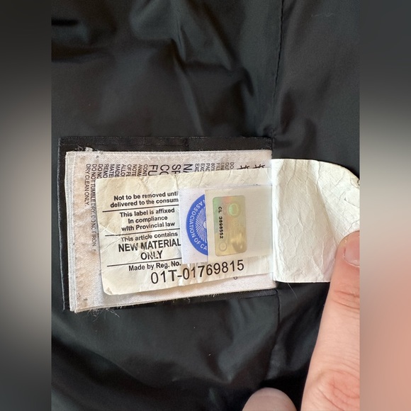 Canada Goose Shelbourne Parka - Picture 14 of 15